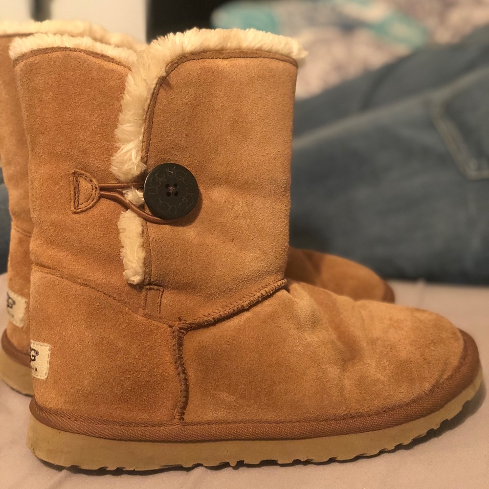 Bailey Button Uggs